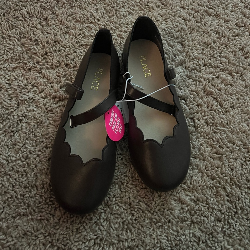 Brown girls dress shoe